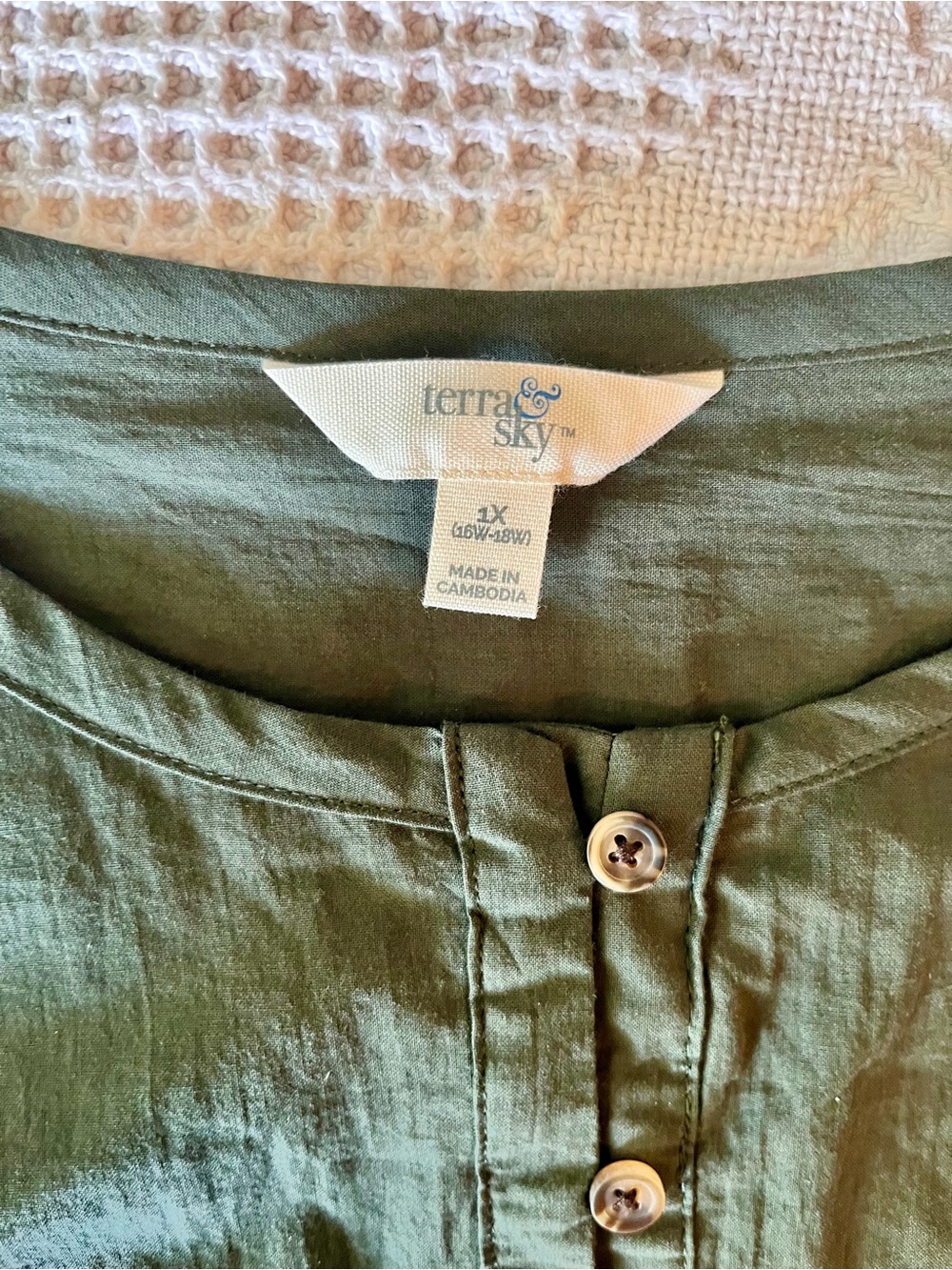 Terra & Sky Olive Green Button-Front Dress for Summer - Picture 3 of 9